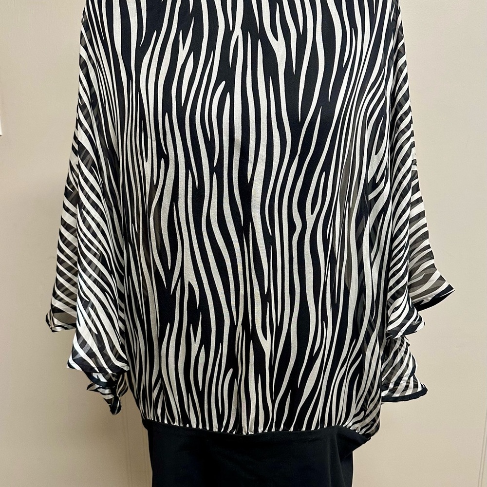 Anne Fontaine Black and White Dolman Sleeve Tunic